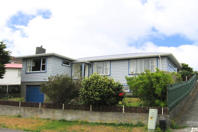 Photo of property in 9 Camrose Grove, Kingston, Wellington, 6021