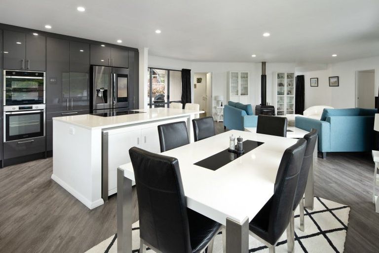 Photo of property in 68 Moana View Road, Waikawa, Picton, 7220