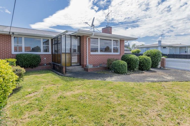 Photo of property in 611 Queen Street East, Levin, 5510