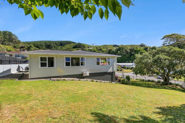 Photo of property in 35 Pembroke Street, Tawa, Wellington, 5028