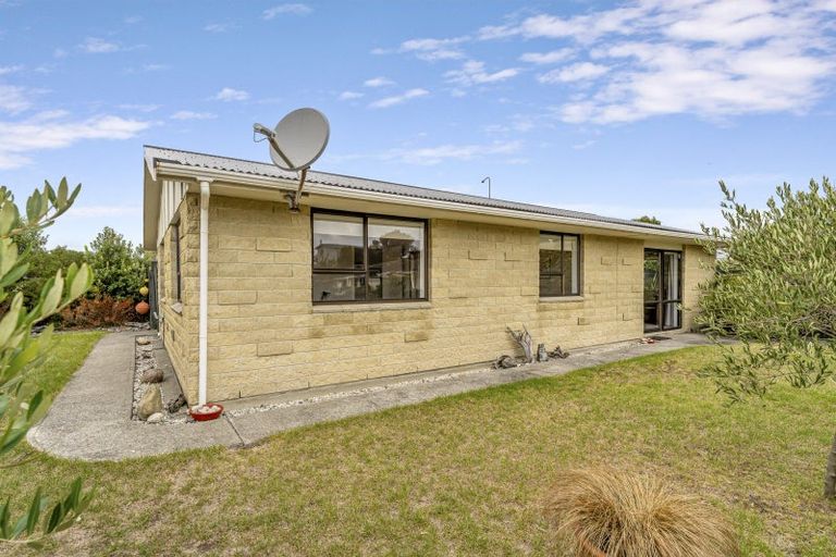 Photo of property in 44 Norfolk Crescent, Otaki Beach, Otaki, 5512