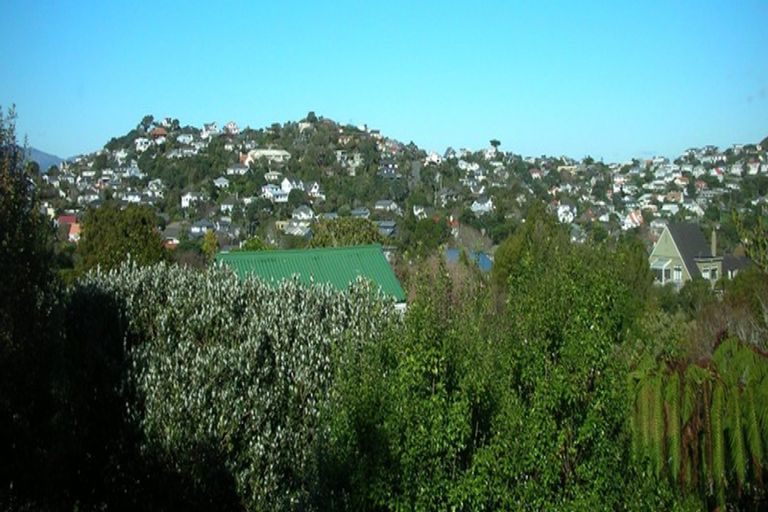 Photo of property in 6 Glentui Grove, Khandallah, Wellington, 6035