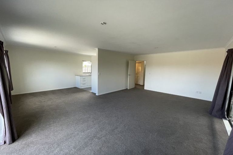 Photo of property in 12a Hiwi Crescent, Titahi Bay, Porirua, 5022