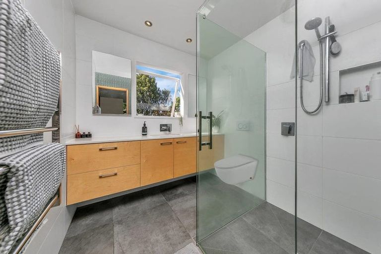 Photo of property in 186c Woodlands Park Road, Titirangi, Auckland, 0604