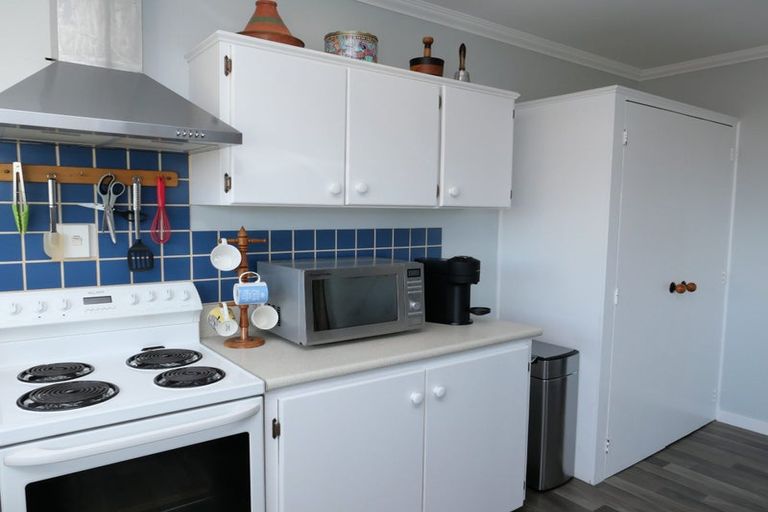 Photo of property in 50 Raumati Road, Raumati Beach, Paraparaumu, 5032