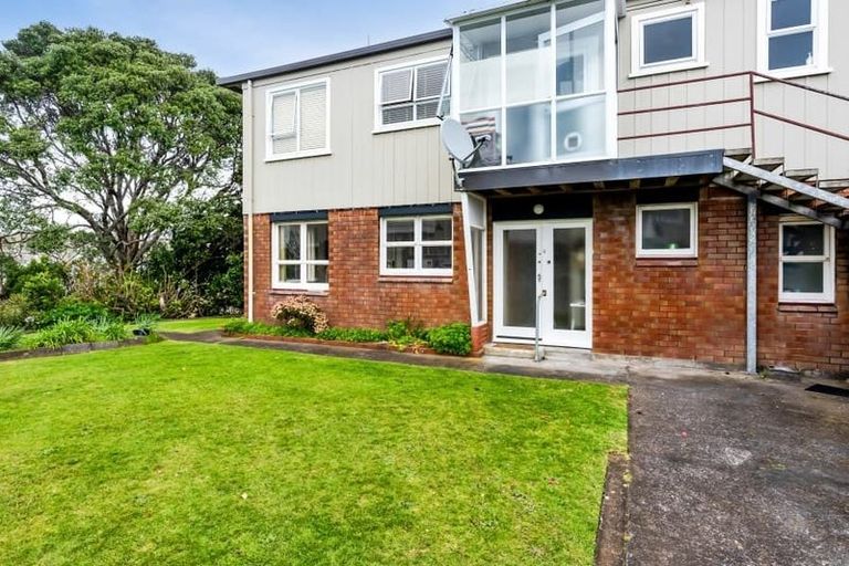 Photo of property in 2/53 Young Street, New Plymouth, 4310