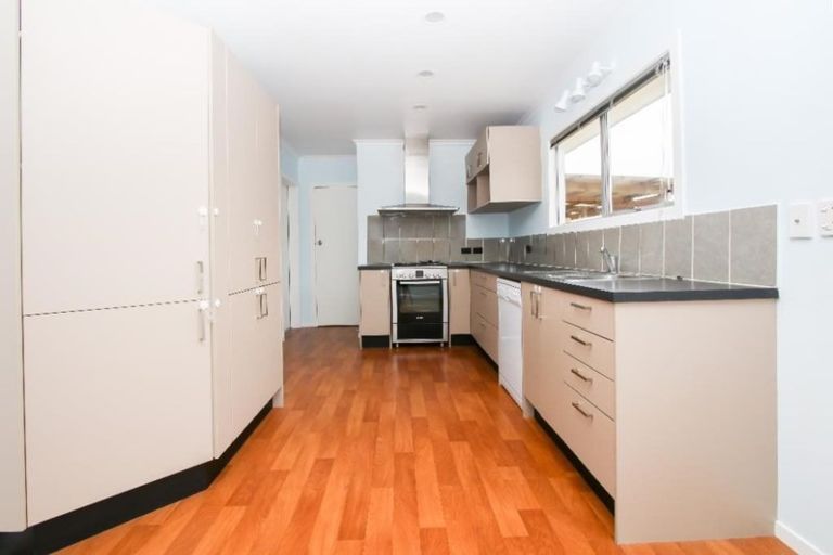 Photo of property in 14 Oakfield Crescent, Pukete, Hamilton, 3200