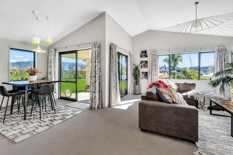 Photo of property in 19 Lady Jocelyn Place, Whitianga, 3510