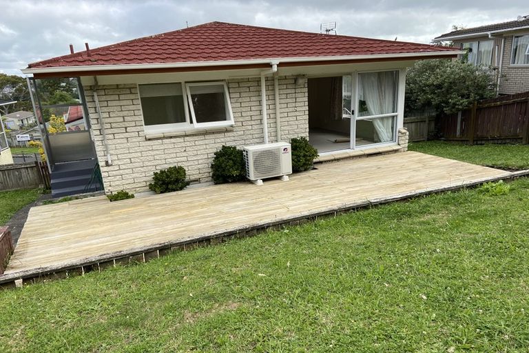 Photo of property in 2/5 Finn Place, Totara Vale, Auckland, 0629