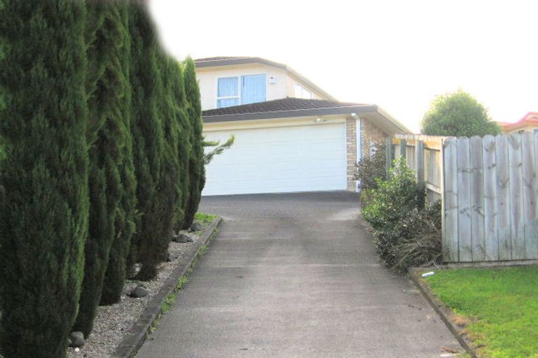 Photo of property in 8 Astelia Place, Goodwood Heights, Auckland, 2105