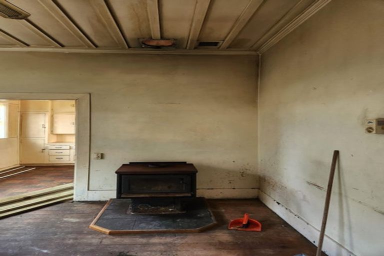 Photo of property in 11 Rosalie Terrace, Kelvin Grove, Palmerston North, 4414