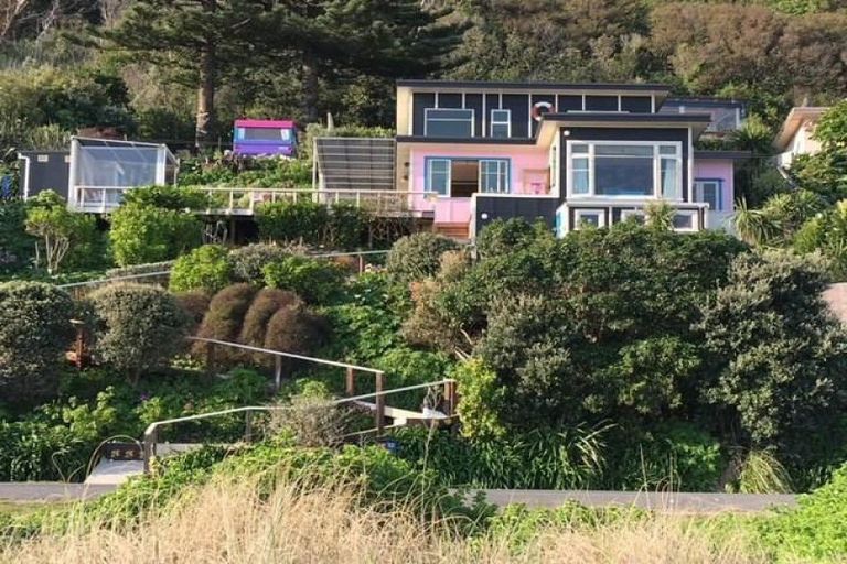 Photo of property in 53 Makorori Beach Road, Makorori, Gisborne, 4073