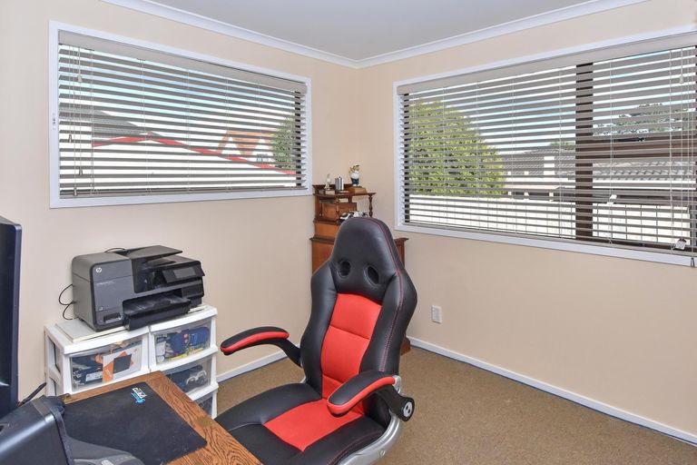 Photo of property in 83 St Annes Crescent, Wattle Downs, Auckland, 2103