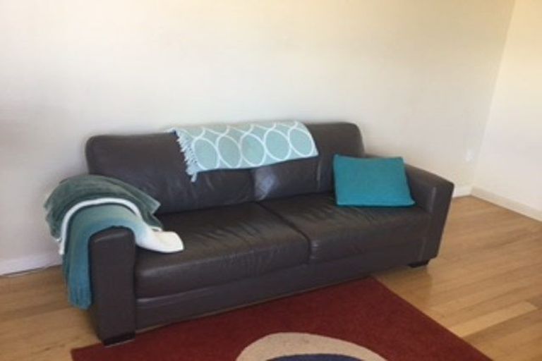 Photo of property in 43 Forrest Hill Road, Milford, Auckland, 0620