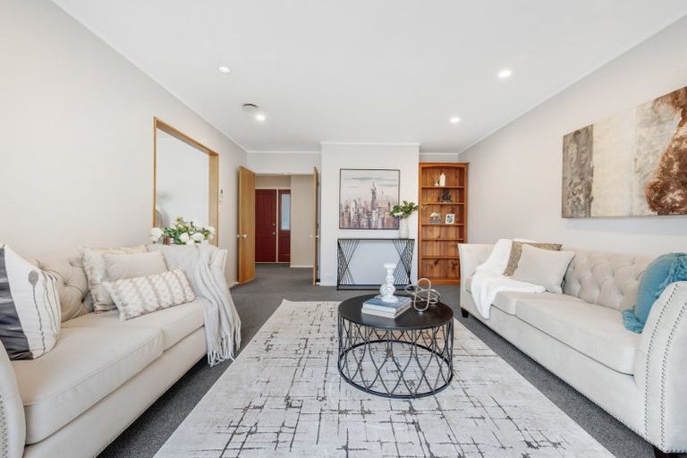 Photo of property in 66 Golfland Drive, Golflands, Auckland, 2013