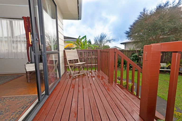 Photo of property in 2/1 Silverstone Place, Henderson, Auckland, 0612