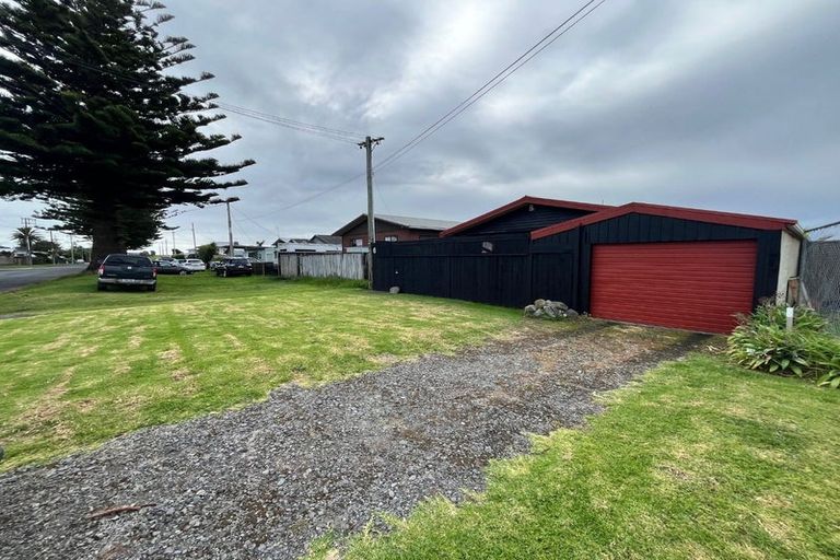Photo of property in 6 Battiscombe Terrace, Waitara, 4320