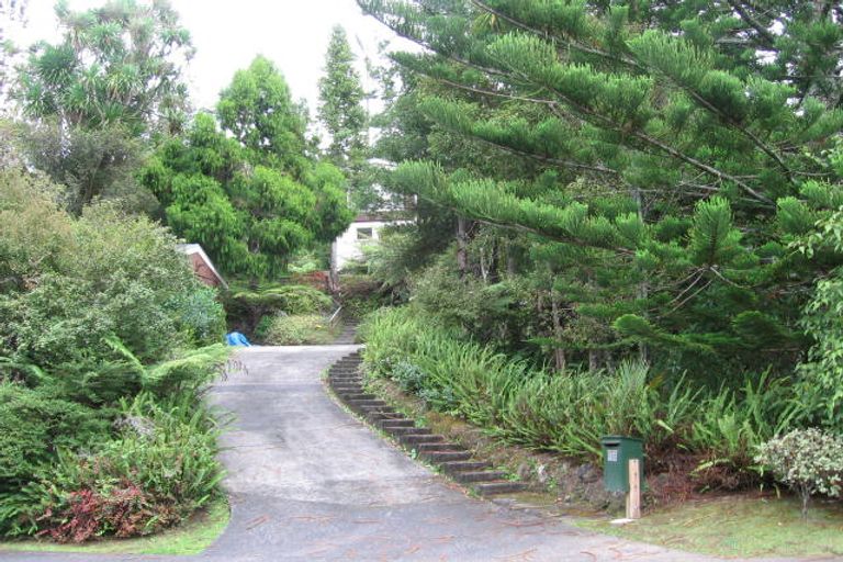 Photo of property in 128 Wood Bay Road, Titirangi, Auckland, 0604