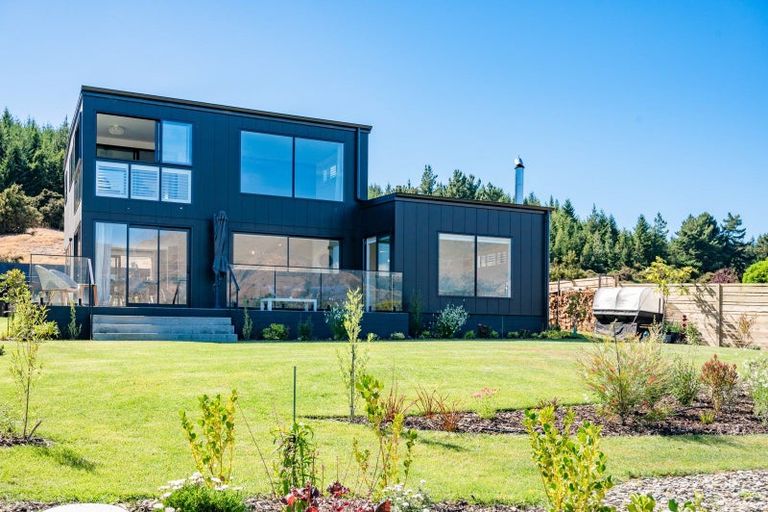 Photo of property in 6 Platinum Ridge, Wanaka, 9305