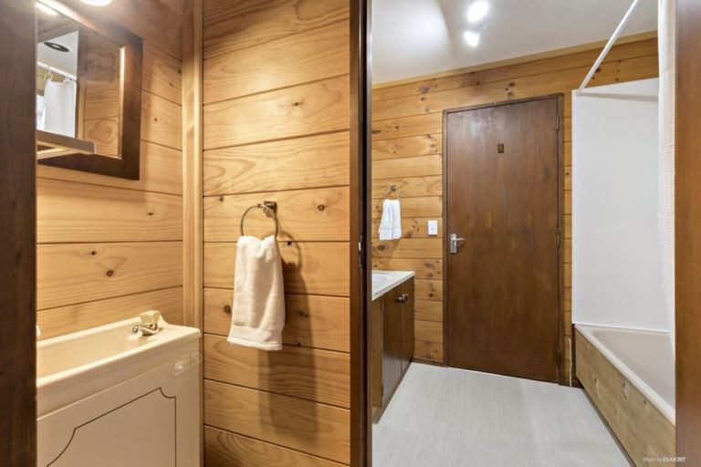 Photo of property in 132 Old Porirua Road, Ngaio, Wellington, 6035