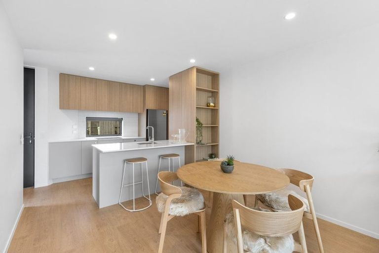 Photo of property in 4/90 Holly Road, St Albans, Christchurch, 8014