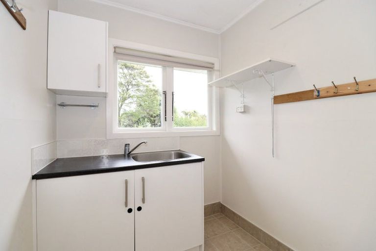Photo of property in 108 Kervil Avenue, Te Atatu Peninsula, Auckland, 0610