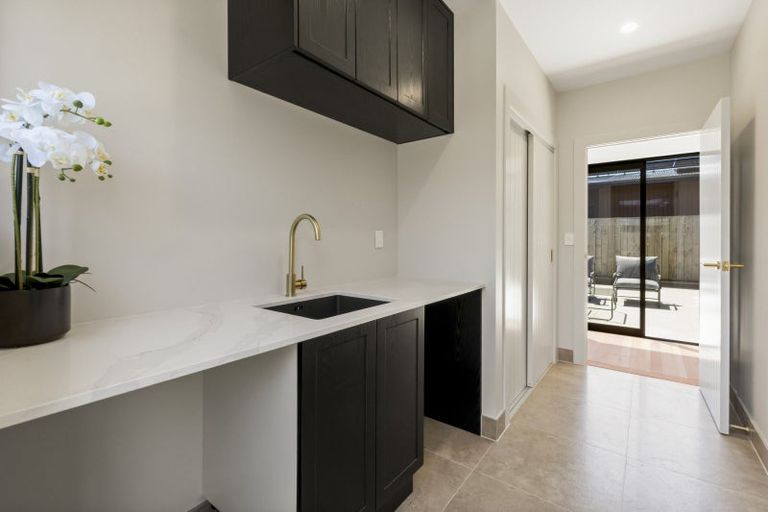 Photo of property in 48 Corriedale Road, Jacks Point, 9371