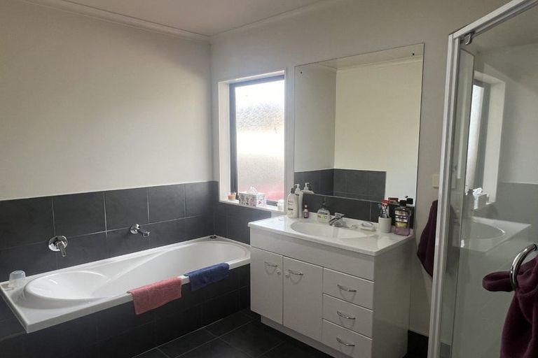 Photo of property in 45 Cityview Place, Massey, Auckland, 0614