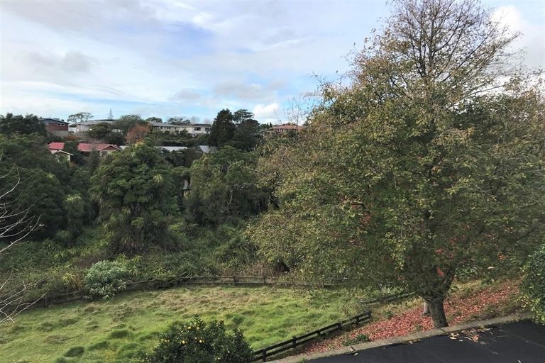 Photo of property in 9 Montana Place, Merrilands, New Plymouth, 4312