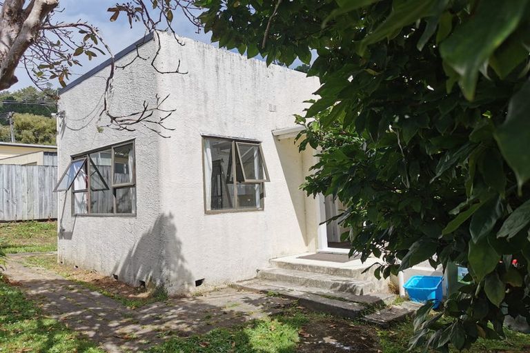 Photo of property in 42 Kamahi Street, Stokes Valley, Lower Hutt, 5019