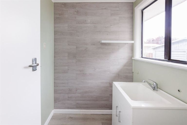 Photo of property in 71 Bridge Street, Bulls, 4818