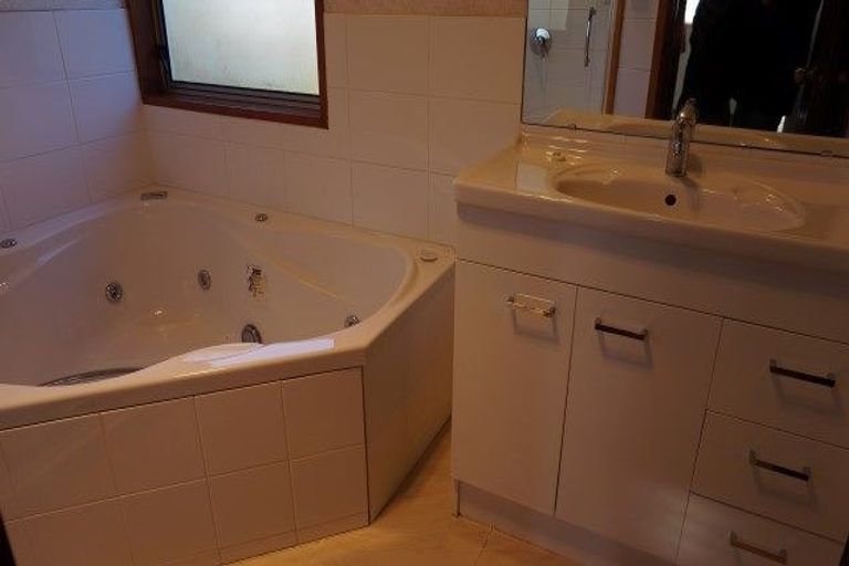 Photo of property in 7 Banff Place, Avonhead, Christchurch, 8042