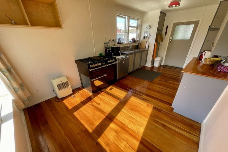 Photo of property in 27 Dimock Street, Titahi Bay, Porirua, 5022