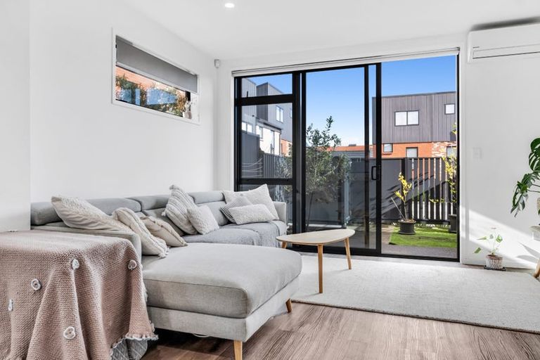 Photo of property in 29 Kotuitui Street, Manukau, Auckland, 2104