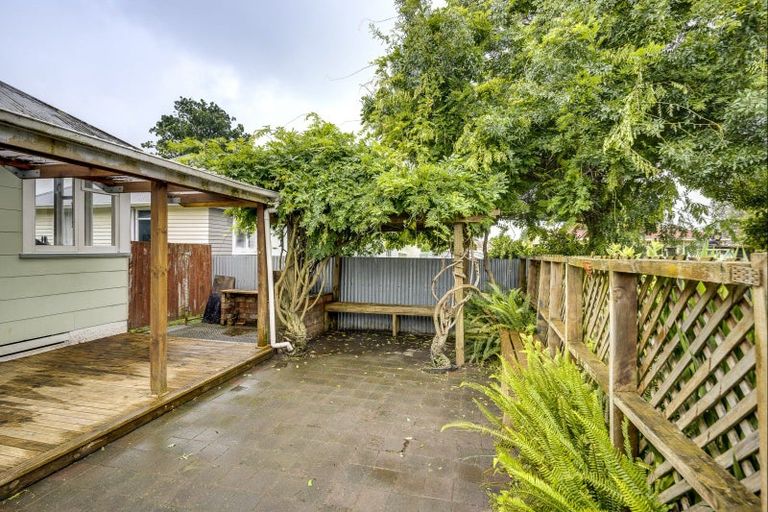 Photo of property in 1103 Jellicoe Street, Mayfair, Hastings, 4122