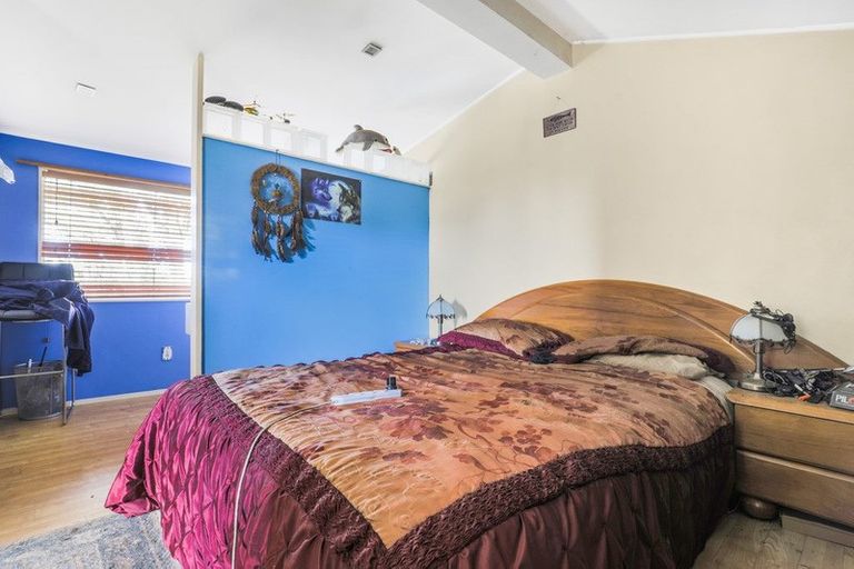 Photo of property in 114 Ennis Avenue, Pakuranga Heights, Auckland, 2010