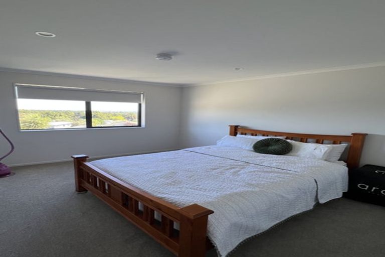 Photo of property in 98 Matairangi Avenue, Totara Heights, Auckland, 2105