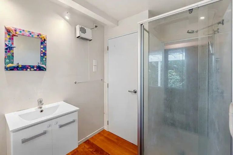 Photo of property in 209 Motutara Road, Muriwai, Waimauku, 0881