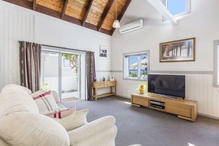 Photo of property in 1354 Whangaparaoa Road, Army Bay, Whangaparaoa, 0930