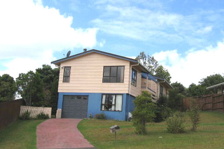 Photo of property in 27 Hale Crescent, Bayview, Auckland, 0629
