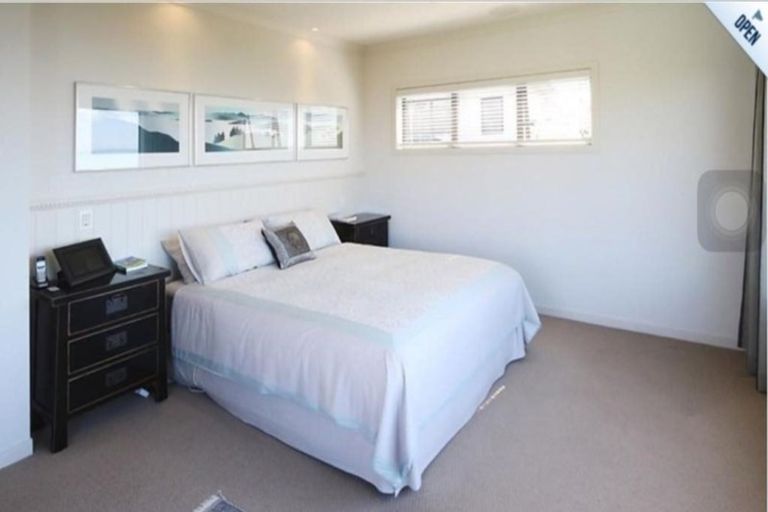 Photo of property in 1a Burford Place, Mellons Bay, Auckland, 2014