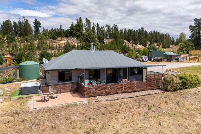 Photo of property in 213a Letts Gully Road, Letts Gully, Alexandra, 9393