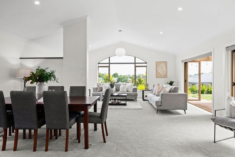 Photo of property in 122 Rototuna Road, Rototuna, Hamilton, 3210