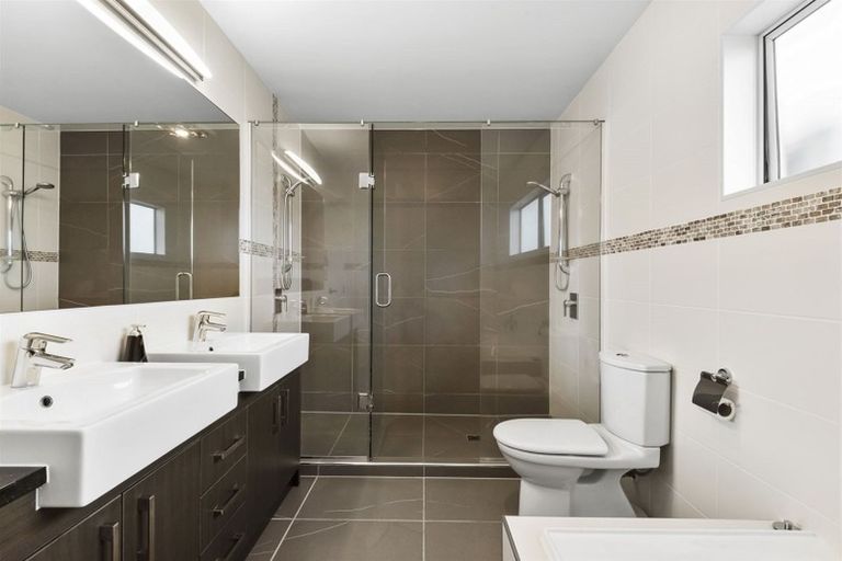 Photo of property in 51 Fairview Avenue, Fairview Heights, Auckland, 0632