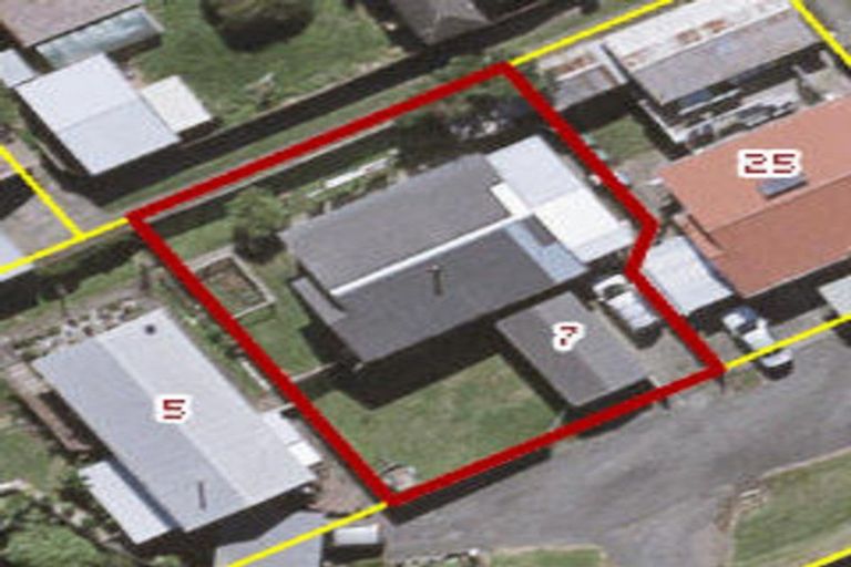 Photo of property in 7 Carey Street, Waitara, 4320