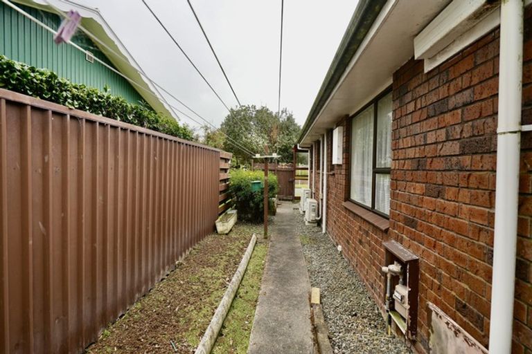 Photo of property in 43a Wikiriwhi Crescent, Awapuni, Palmerston North, 4412
