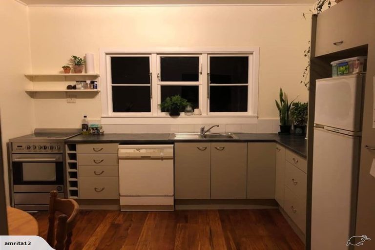 Photo of property in 126 Eden Street, Island Bay, Wellington, 6023