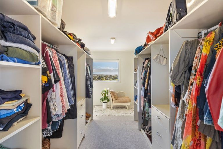 Photo of property in 33 Veale Road, Frankleigh Park, New Plymouth, 4371