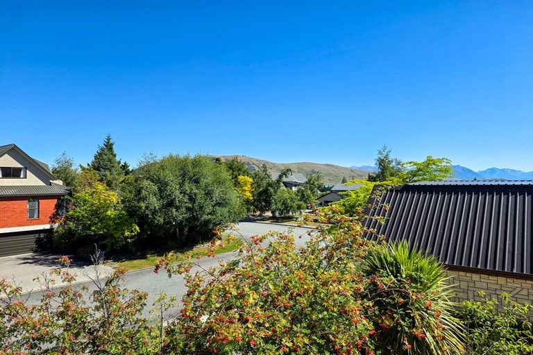 Photo of property in 1 Burnett Place, Lake Tekapo, 7999