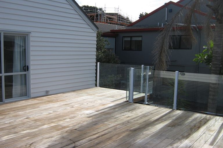 Photo of property in 121a Hobsonville Road, West Harbour, Auckland, 0618